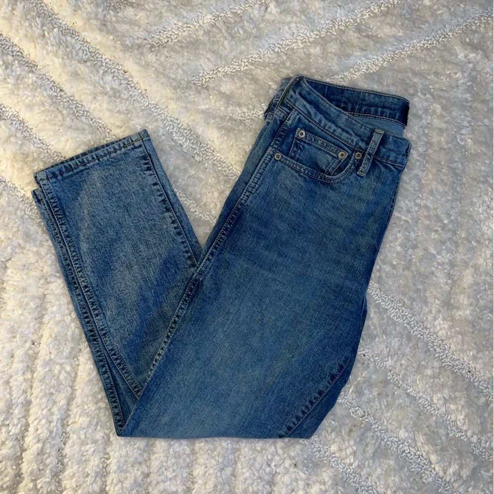GAP Women's Straight Leg Blue Jeans